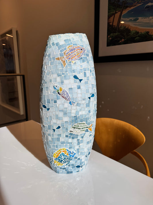 ‘a vase of fish’